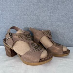 Dansko Womens sz 40 Deandra Studded Taupe Shimmer Sandal Block Heel BOHO T Strap